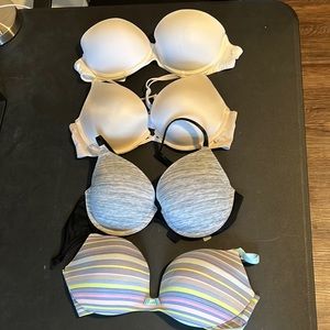 Victoria’s Secret Bras Lot 32D